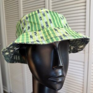 Aerie REVERSIBLE Green patterned bucket hat